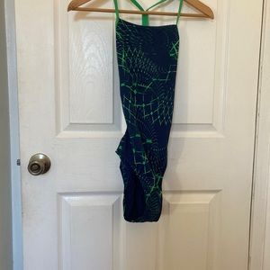 Speedo women’s size 8/34 bright green and navy nwot